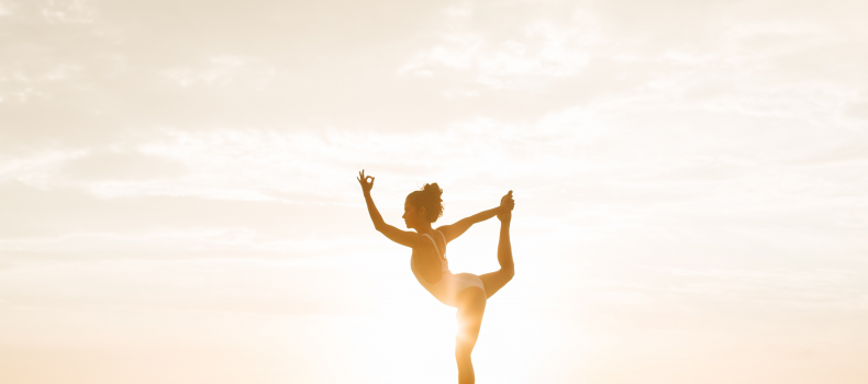 על יוגה תרפייה מהי ואיך היא עוזרת לאיזון גוף נפש